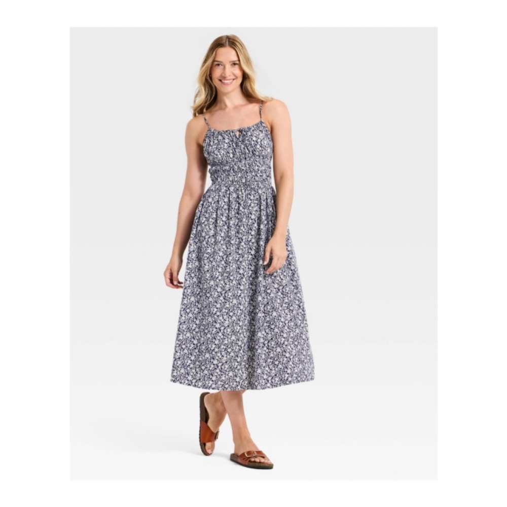 Universal Thread Sleeveless Smocked Floral Midi Dress (Navy - Small)